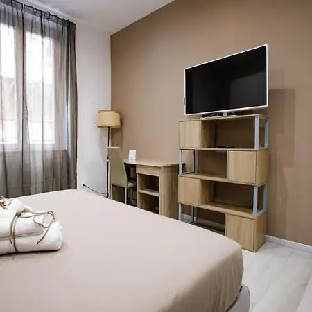 The Traveler's Nest 2 * Genua