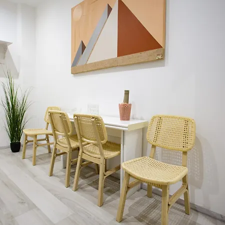 The Traveler's Nest 2 * Genua